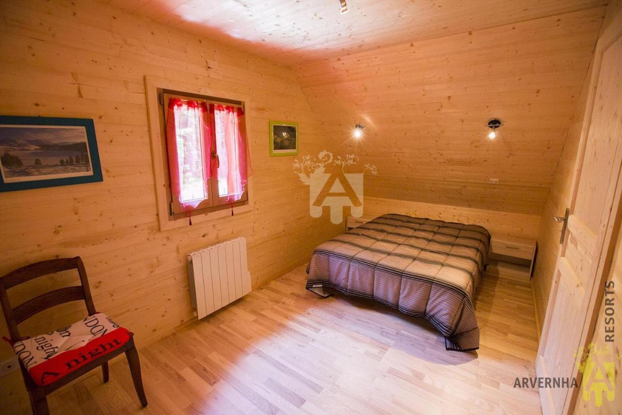 Chalet Des Noisettes Murol Exterior foto